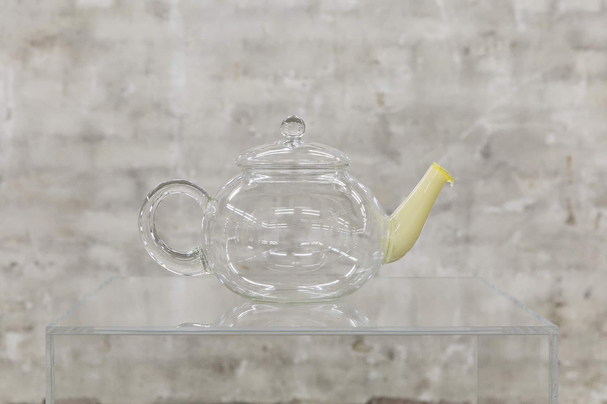 Nose / glas teapot, mayonnaise / 2015